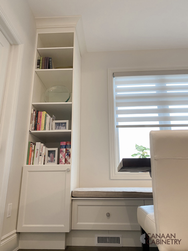 Home design - transitional home design idea in Toronto