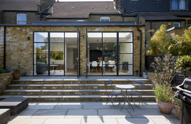 Heathwood Gardens contemporary-deck