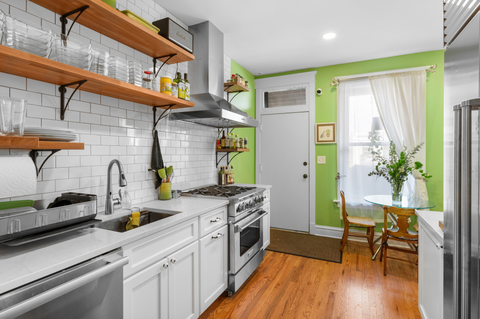 Inspiration for a transitional kitchen remodel in Chicago