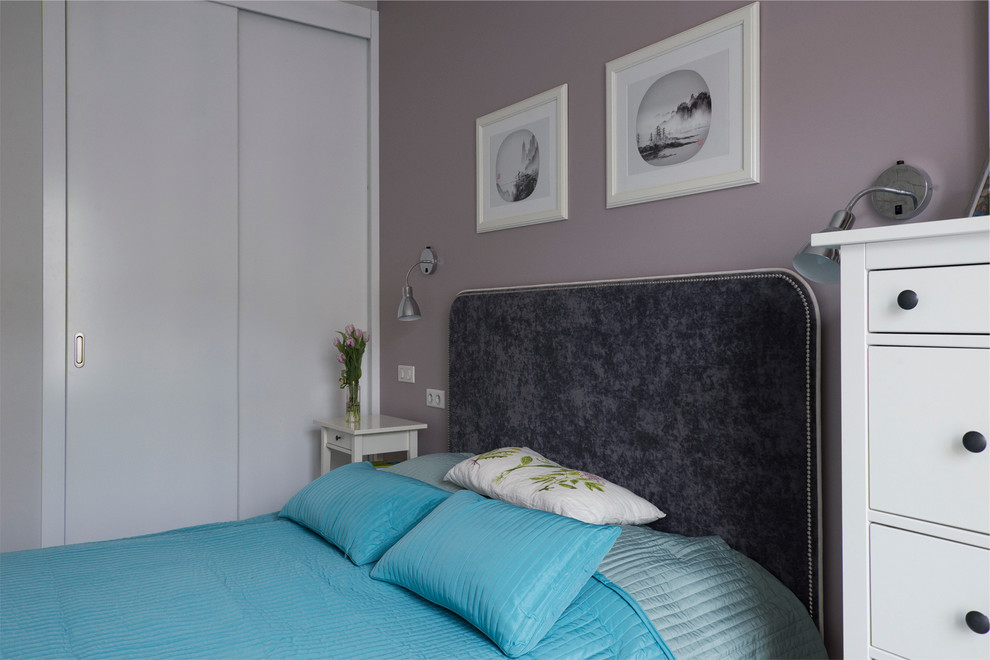 Кухня, декоративные балки и мебель в квартире с современным дизайном