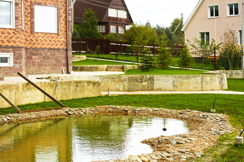 Искусственный водоем на дачном участке - завершено строительство.