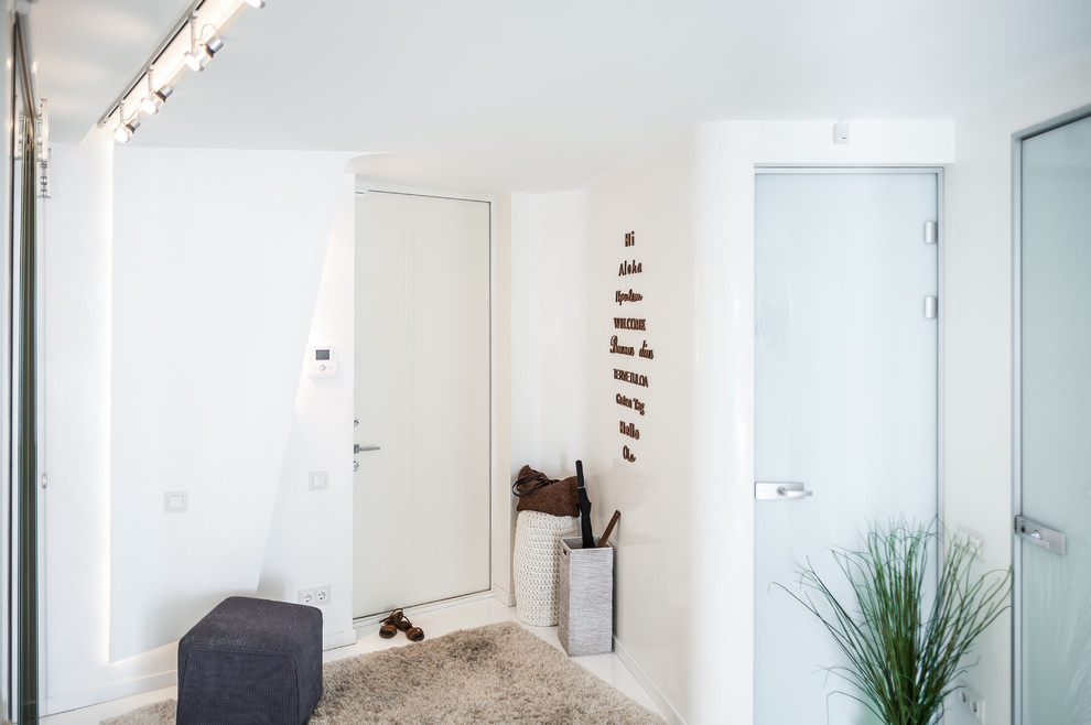 Светлый hi-tech