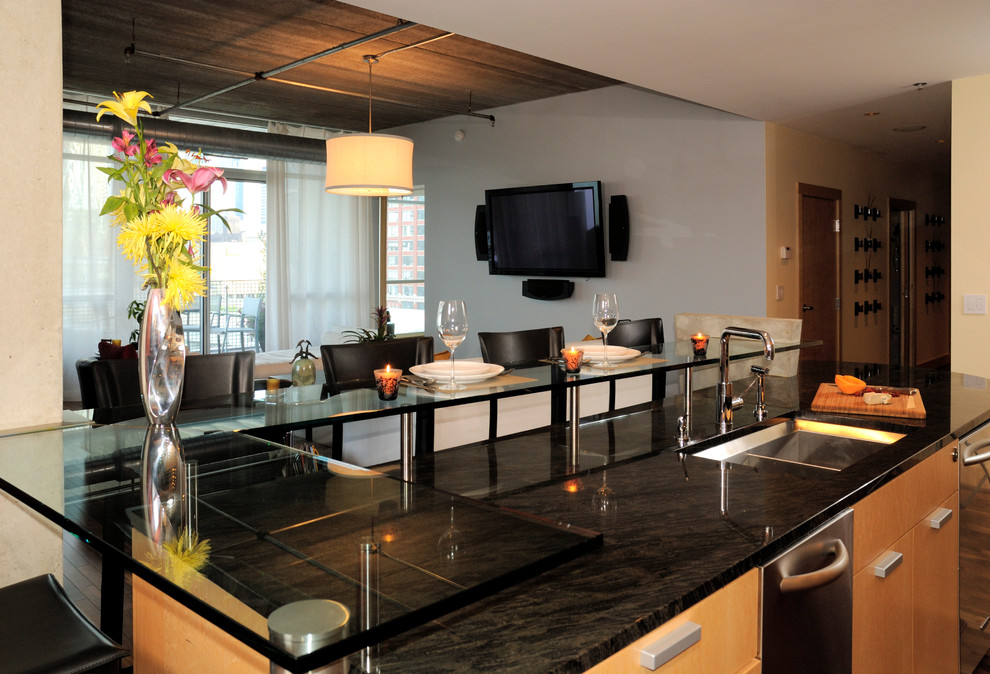Pershing kitchen