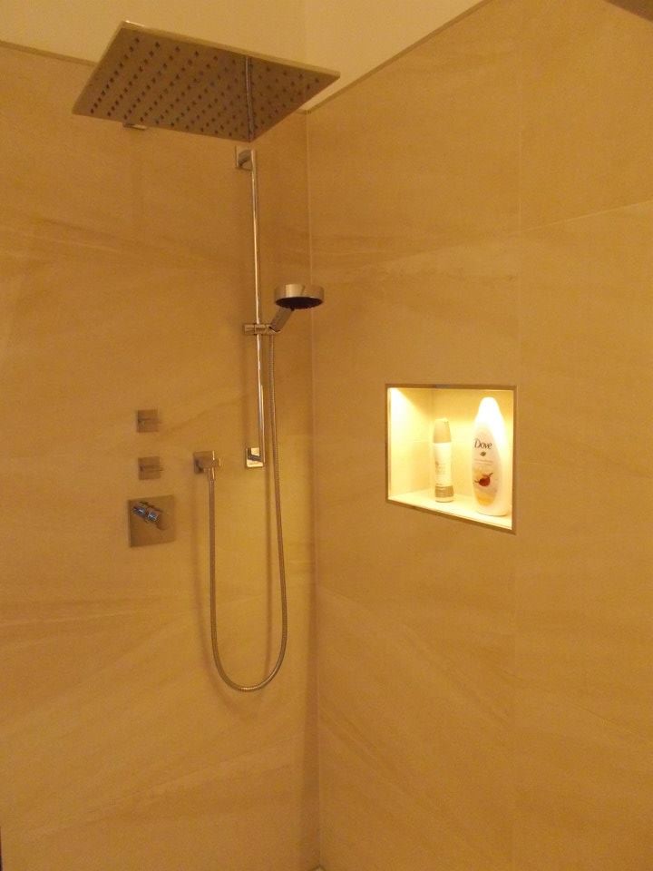 Modernes Badezimmer in Sonstige