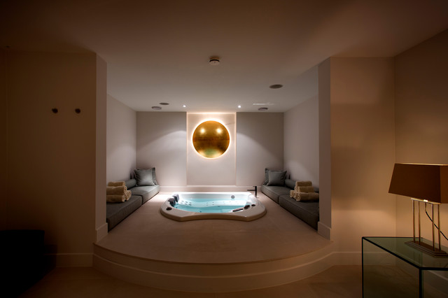 Smart American Home tropicale-piscina