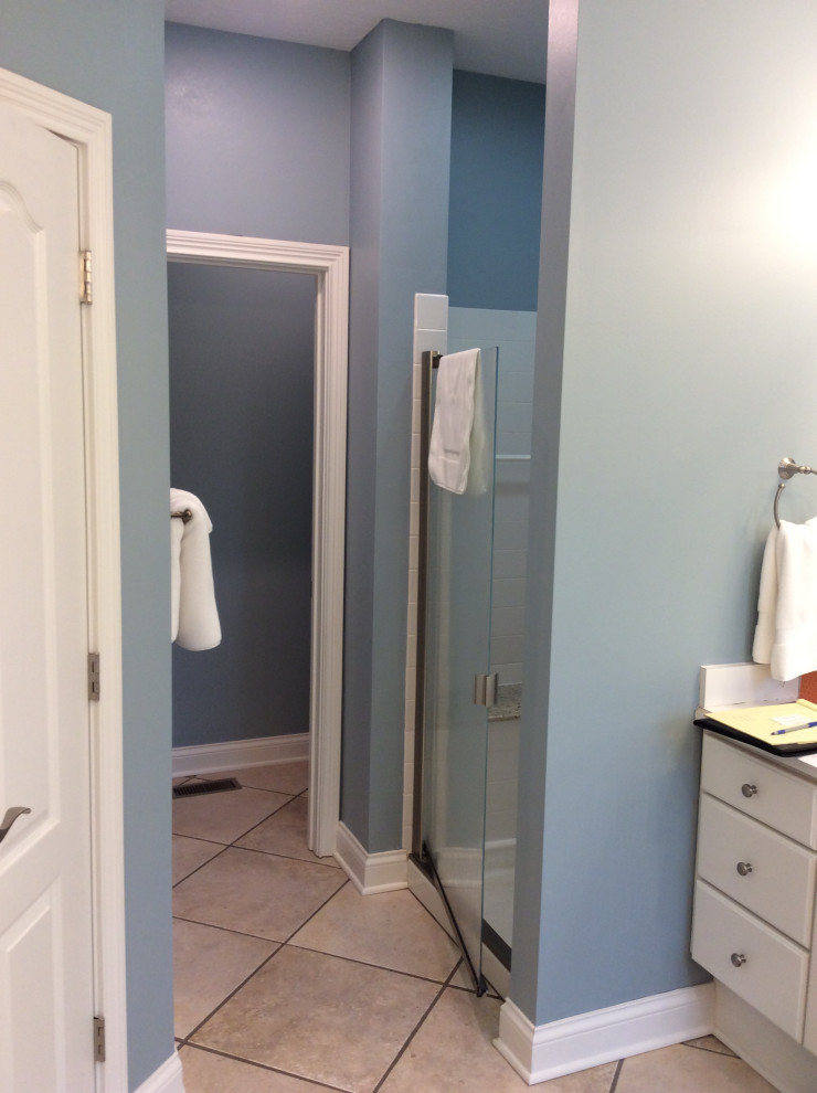 Inspiration for a transitional bathroom remodel in Indianapolis