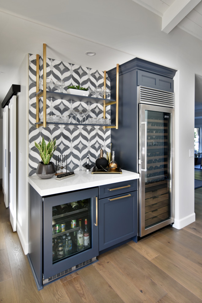 Example of a transitional home design design in Phoenix