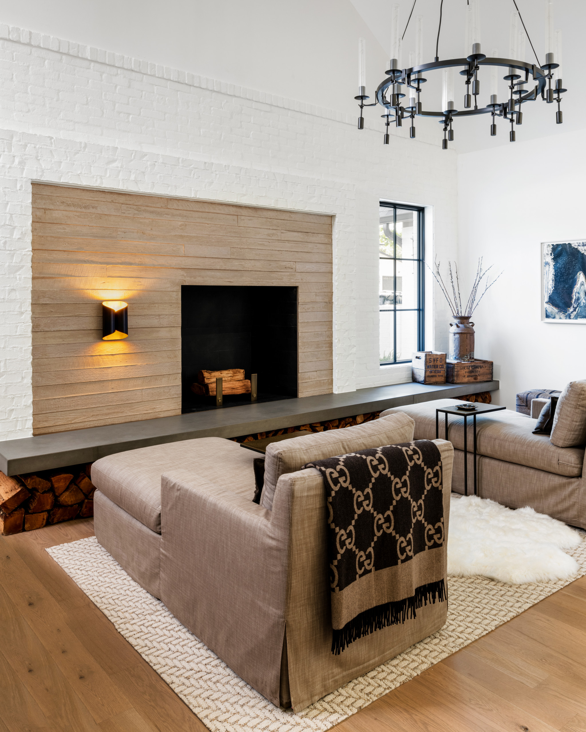 75 Vaulted Ceiling and Brick Wall Family Room Ideas You'll Love - January,  2023 | Houzz