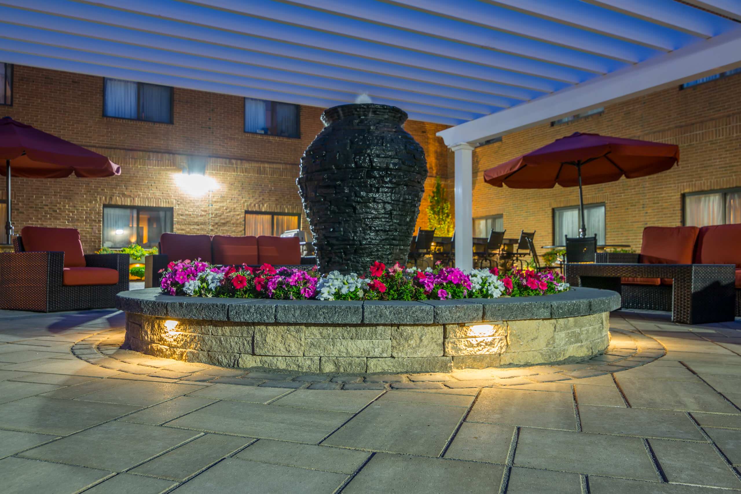 Wilmington, Massachusetts Courtyard