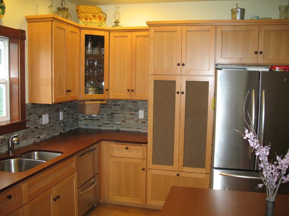 Example of a minimalist home design design in Seattle