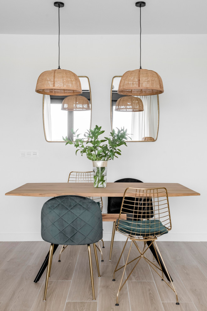 Inspiration for a scandinavian dining room remodel in Madrid