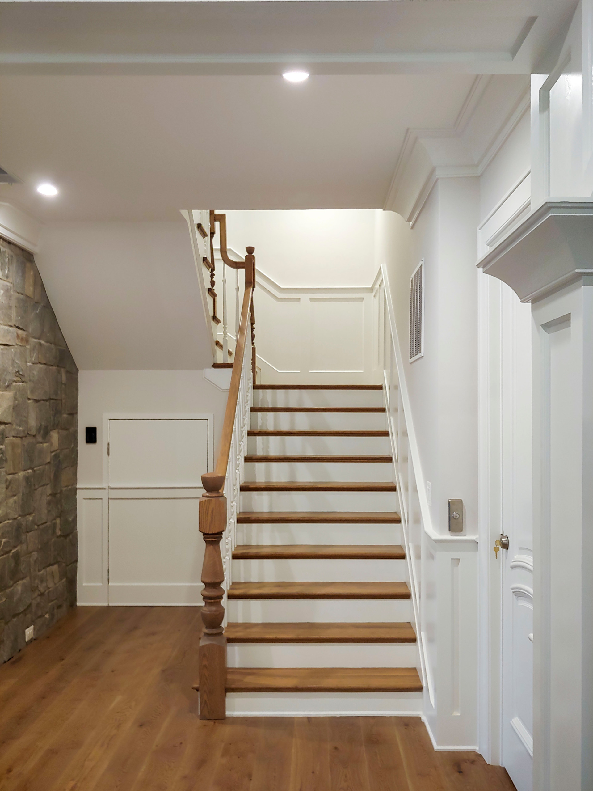 103_Classic Staircase with Stunning Handcrafted Oak Railing System, Aldie VA 201
