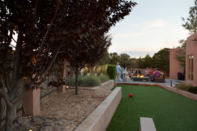 Santa Fe Party + Play contemporary-garden