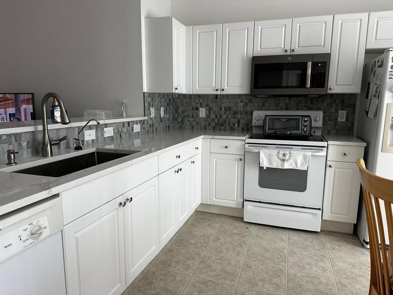 Kitchen countertops and Backsplash