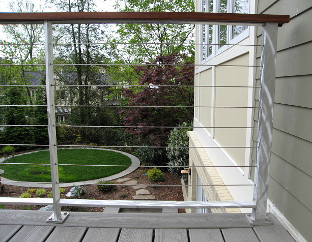 Design ideas for a mid-sized contemporary backyard deck in DC Metro.