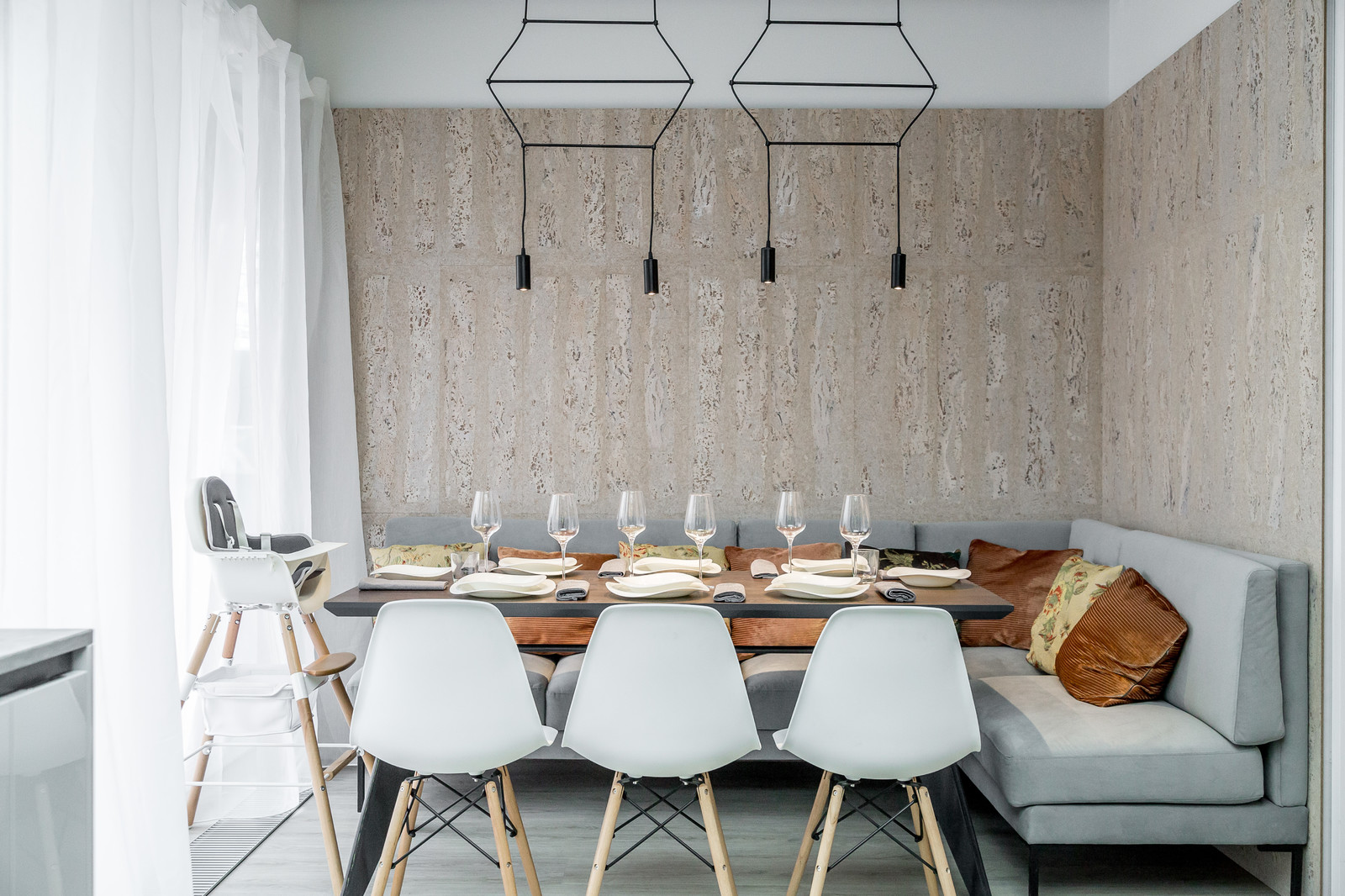 КУХНЯ с ПРОБКОВОЙ СТОЛОВОЙ. Дачный ответ