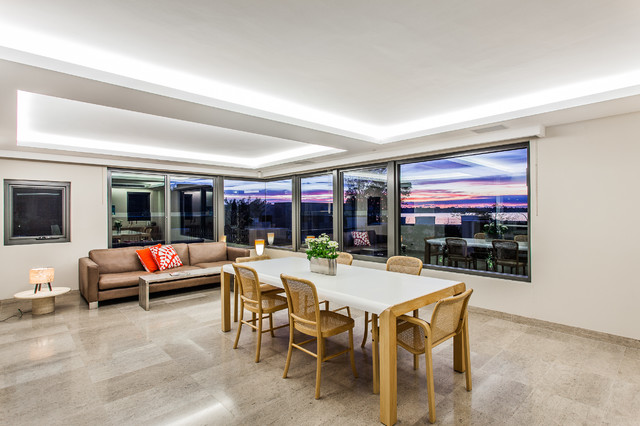 Interior contemporary-dining-room
