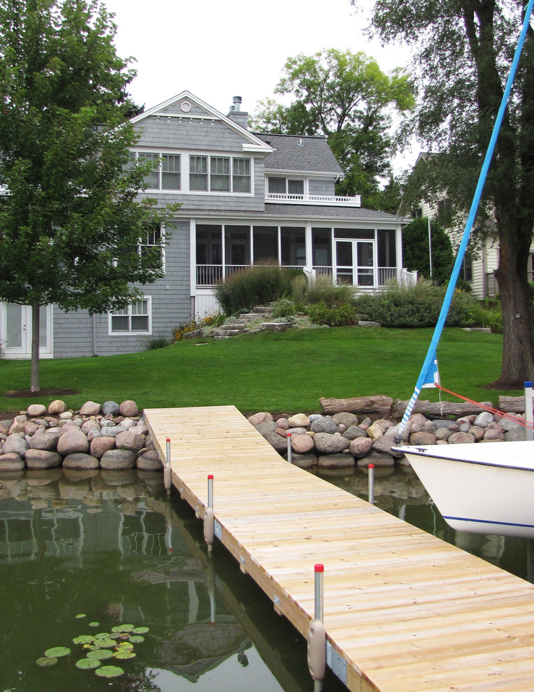 Transitional deck photo in Chicago