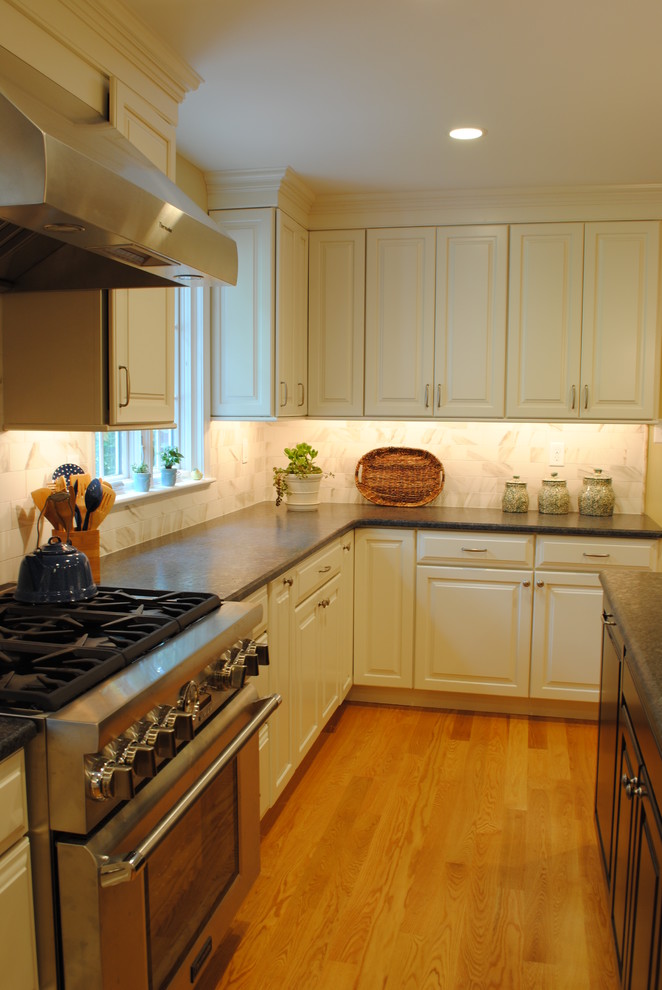 Example of a transitional kitchen design in Philadelphia
