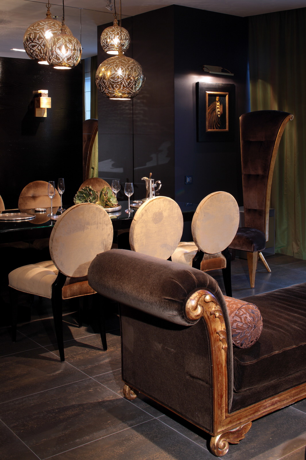 Классика в темных тонах