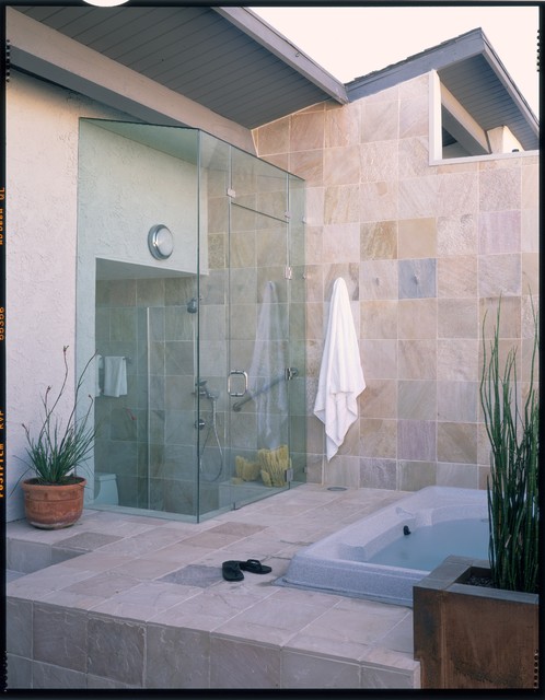 Indoor/outdoor bathing contemporary-bathroom