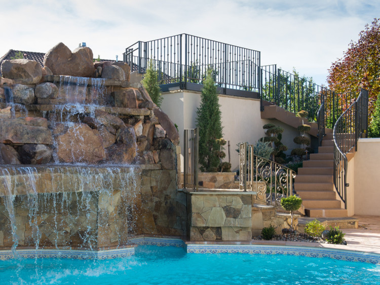 Design ideas for a traditional pool in Kansas City.