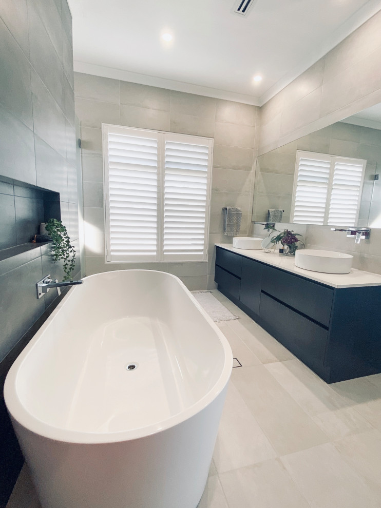 Inspiration for a bathroom in Perth.