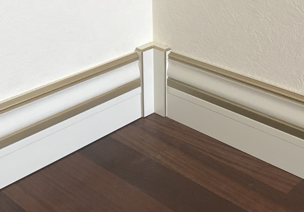 Монтаж плинтуса