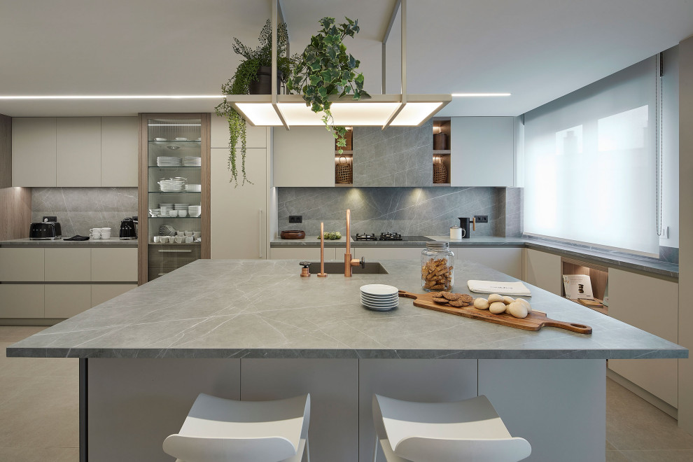 Photo of a contemporary kitchen in Barcelona.