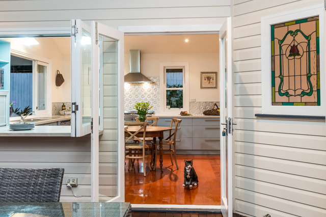Taringa Queenslander traditional-kitchen
