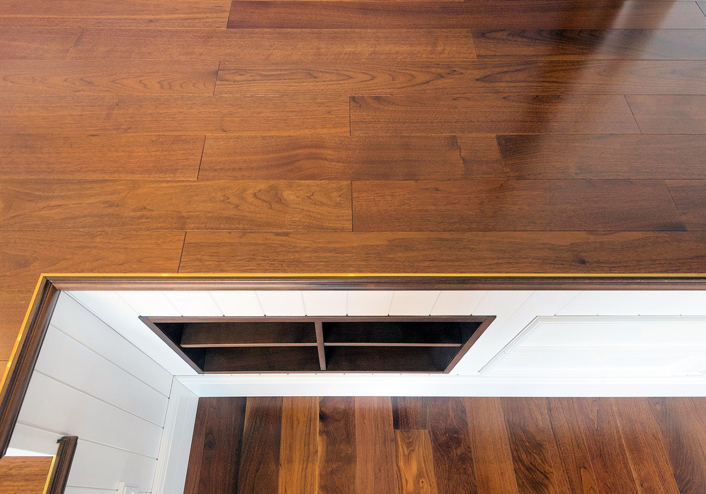 Мебель предметы интерьера в загородном доме.