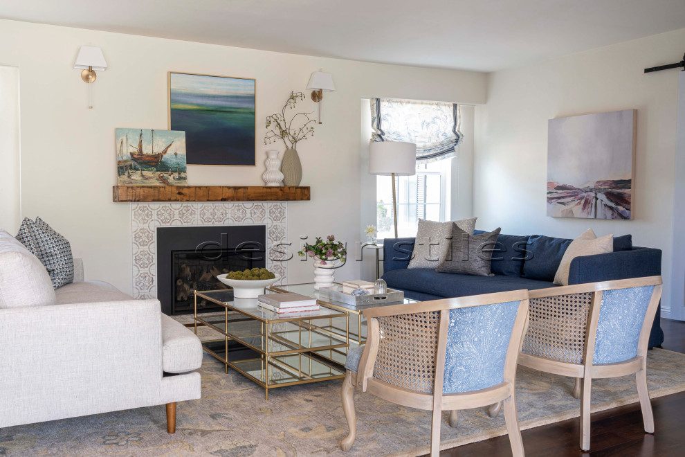 Home design - transitional home design idea in Los Angeles