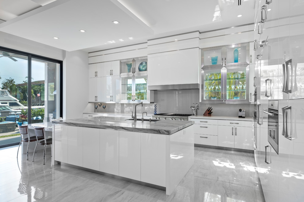 Example of a transitional kitchen design in Miami