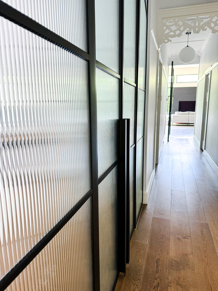 This is an example of a contemporary hallway in Melbourne.