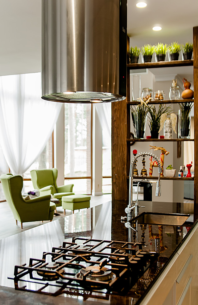 Кухня-гостиная загородного дома