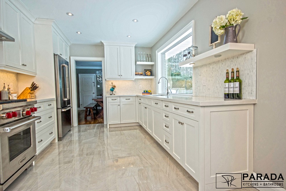 Transitional kitchen photo in Toronto