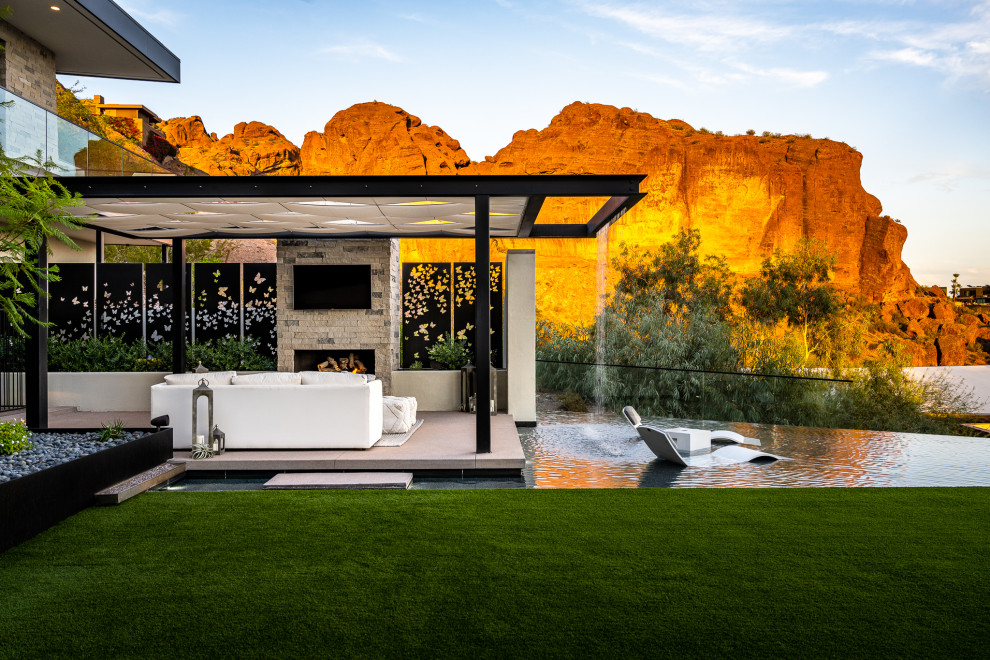 Example of a minimalist pool design in Phoenix