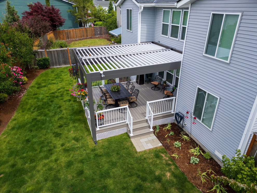 Deck - modern deck idea in Seattle