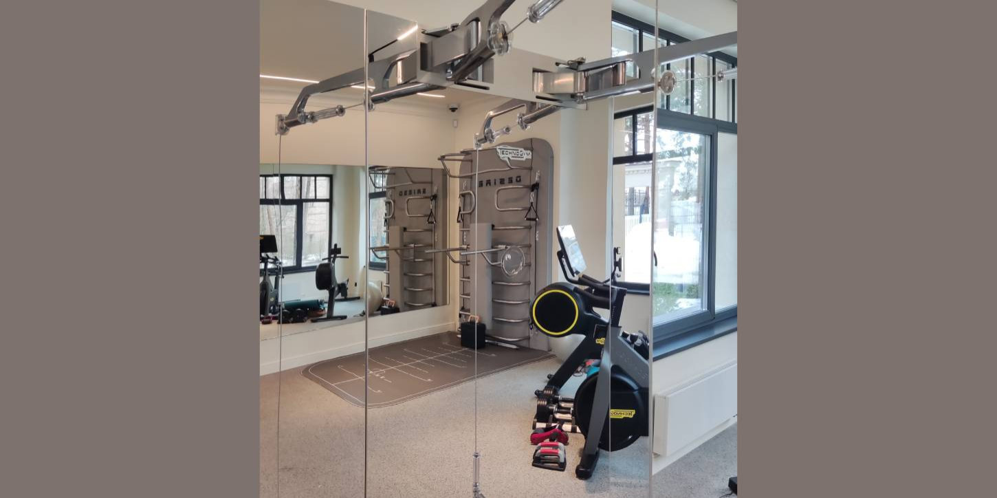 Дом в Санкт-Петербурге с почти укомплектованным залом