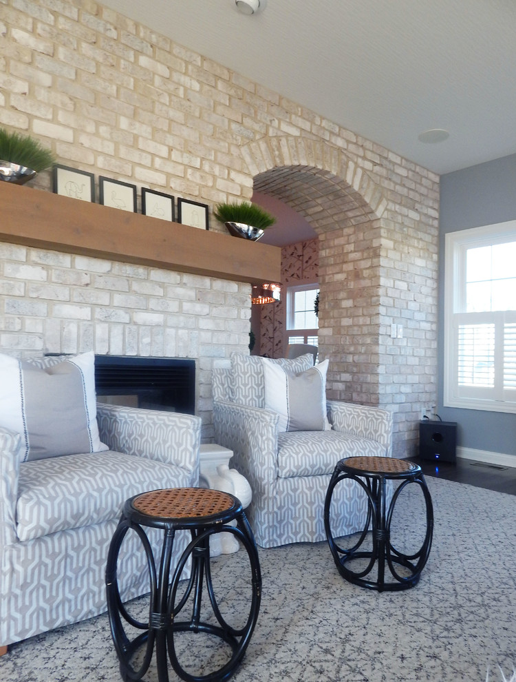 Home design - transitional home design idea in Columbus