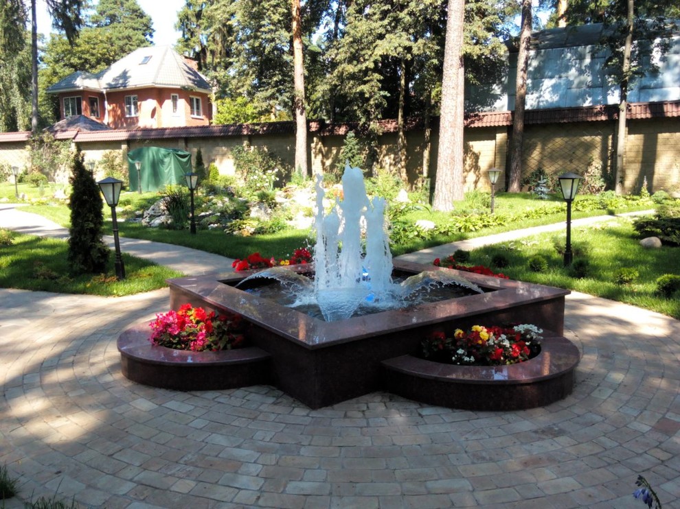 Частный фонтан