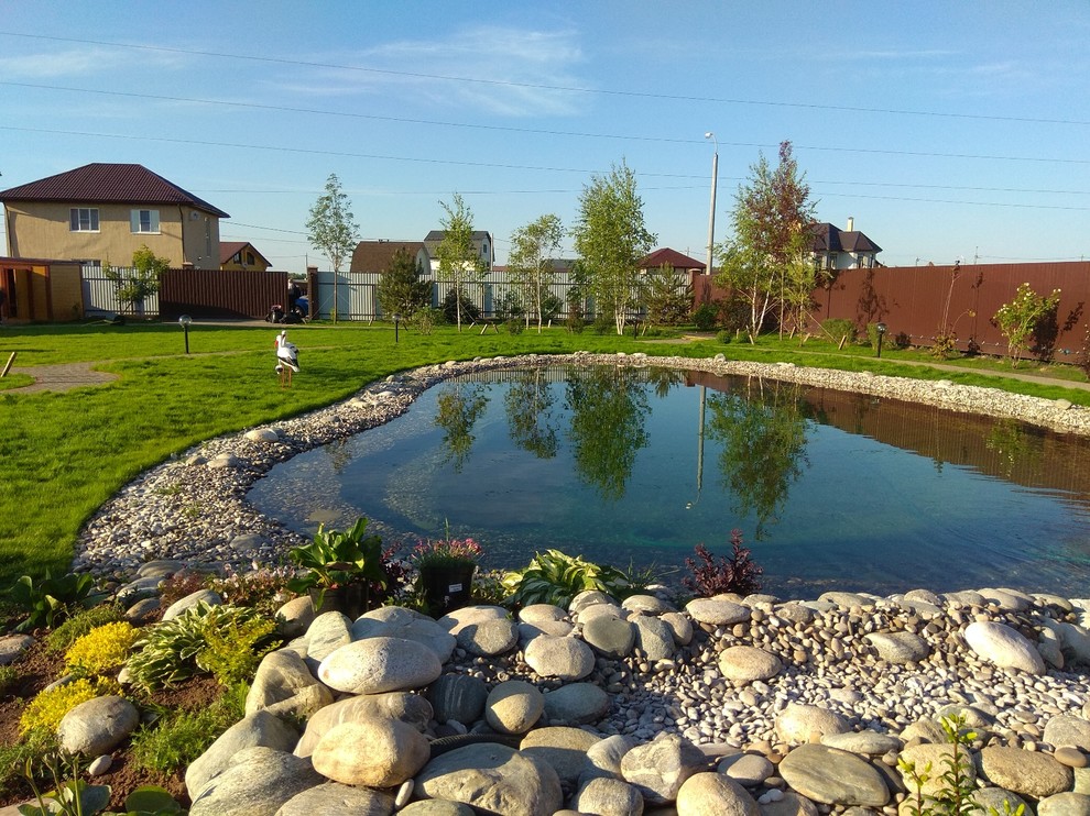 Водоем в саду