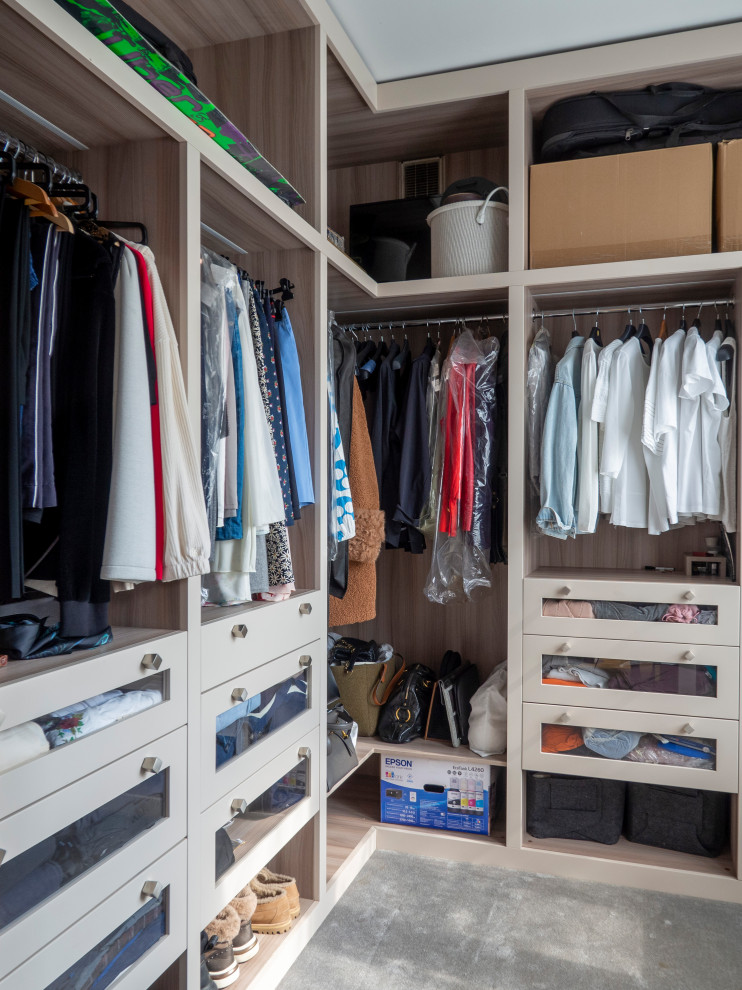 Функциональная гардеробная в современном стиле