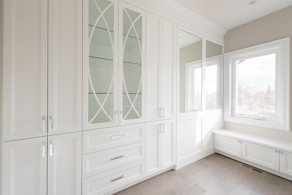 Inspiration for a transitional closet remodel in Toronto