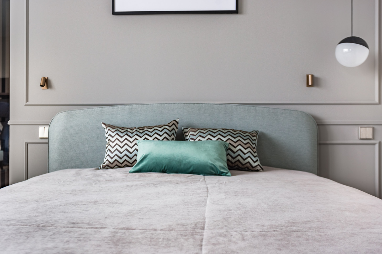 Реализация: Мичуринский, 26