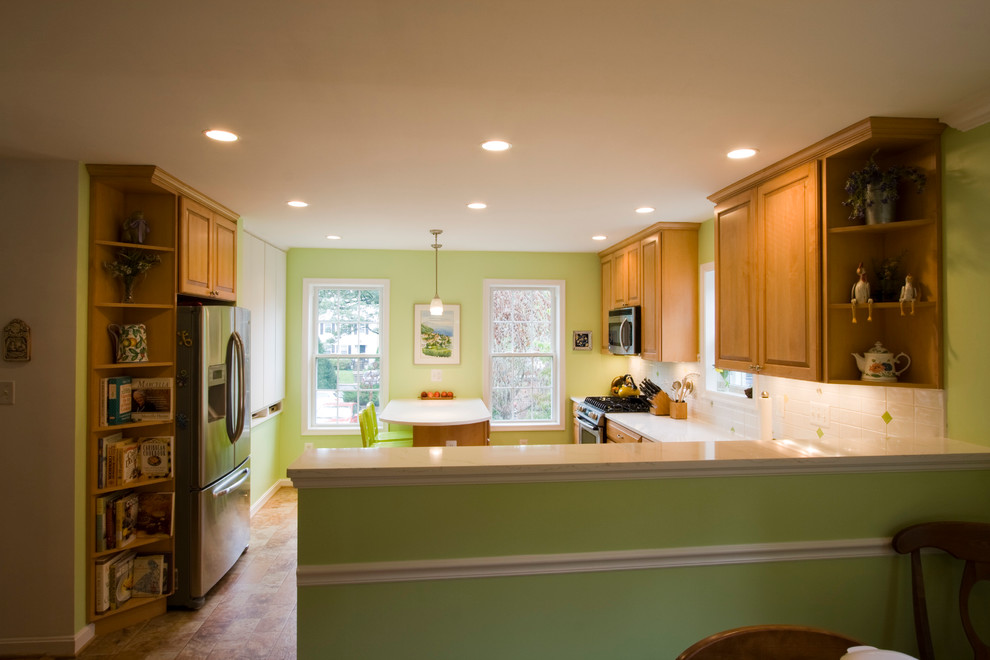 Kitchen - transitional kitchen idea in DC Metro