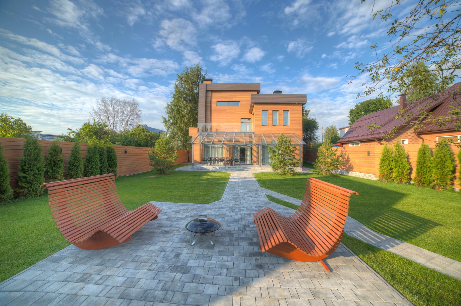 Эко-урбанистический дом с эксплуатируемой кровлей: проект Норден (461 кв.м.)