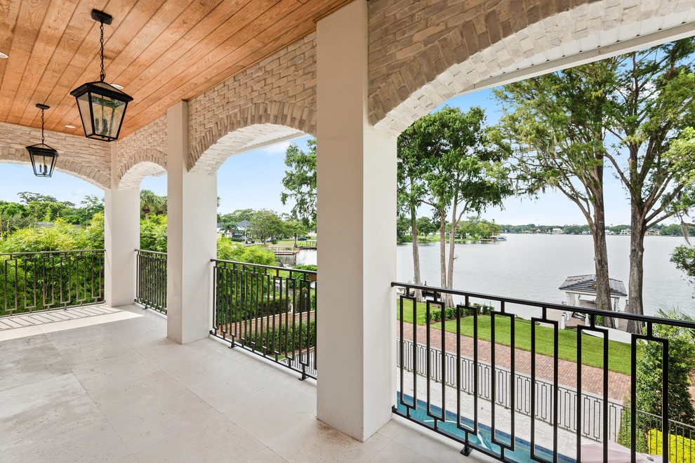 Home design - transitional home design idea in Orlando