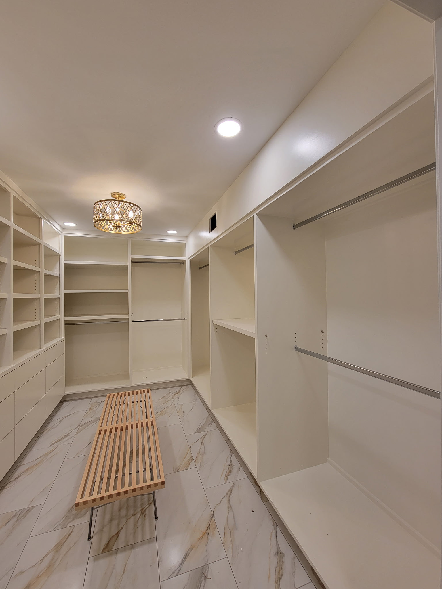 CONTEMPORARY MASTER BATHROOM WITH WALKING CLOSET