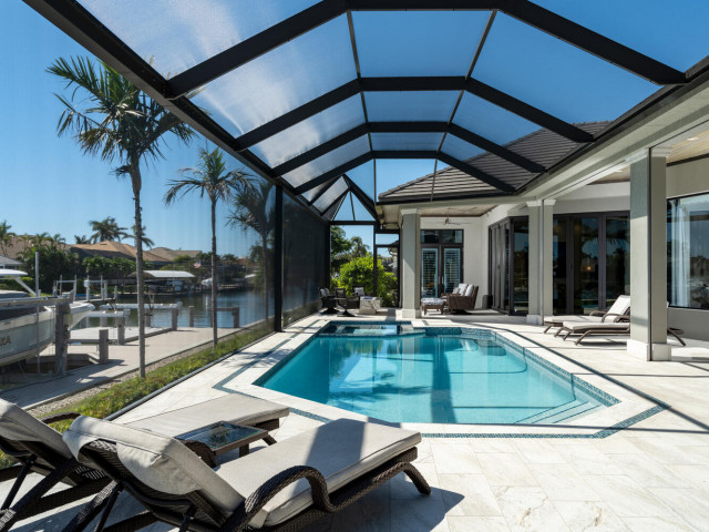 Breakwater modern-pools